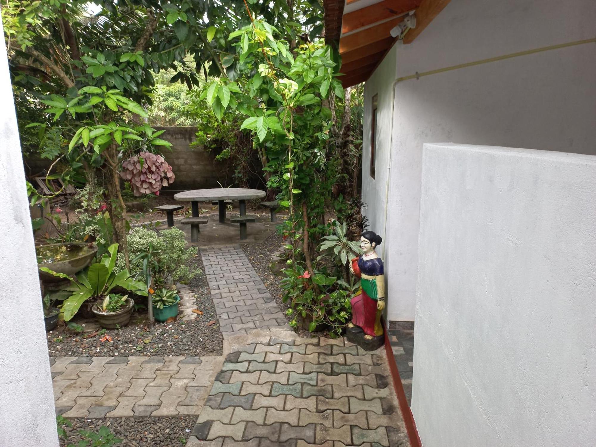 Mango Villa 703 Hikkaduwa Eksteriør bilde